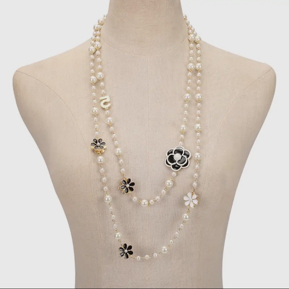 Made in France Chic Chunky Pearl Necklace - Picture 2 of 3